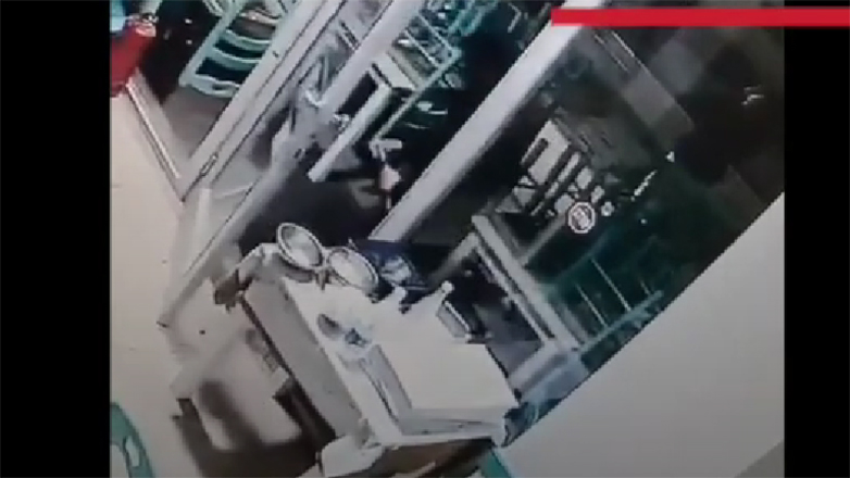 Καρέ-καρέ η διάρρηξη τσιπουράδικου στον Βόλο – Δείτε το βίντεο ντοκουμέντο