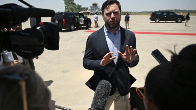 Νέες απειλές του Τζέι Ντι Βανς σε Ουκρανία και Ρωσία