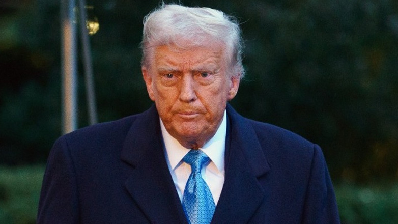 Σε ελεύθερη πτώση η δημοτικότητα του Τραμπ