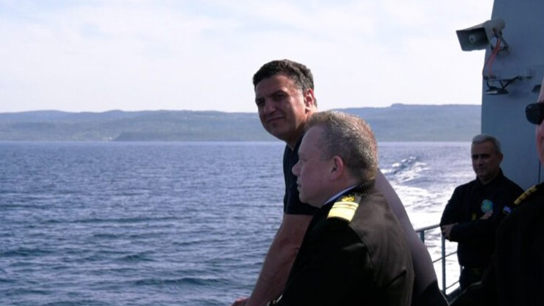Ο Βασίλης Κικίλιας παρακολούθησε περιπολία ανοικτά της Λέσβου