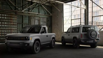 Η startup του Jeff Bezos παρουσίασε το δικό της EV Pick-up – Κοστίζει 20.000$ και μπορεί να μεταμορφωθεί σε SUV