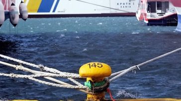 Πρωτομαγιά: Δεμένα τα πλοία στα λιμάνια