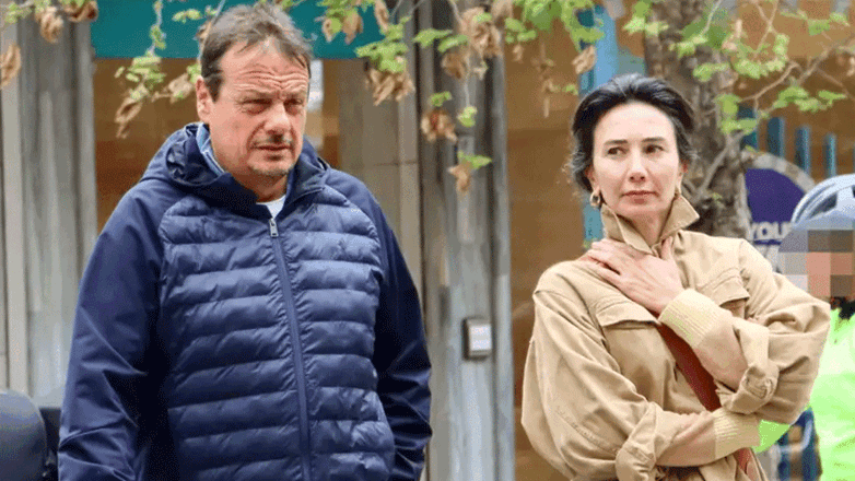 Εργκίν Αταμάν: Στο κέντρο της Αθήνας ο προπονητής του Παναθηναϊκού με τη σύζυγό του Μπέρνα – Φωτογραφίες