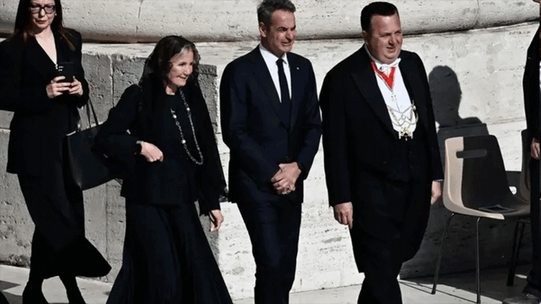 Κυριάκος Μητσοτάκης: Στην κηδεία του Πάπα Φραγκίσκου μαζί με τη σύζυγό του, Μαρέβα Γκραμπόφσκι – Φωτογραφίες