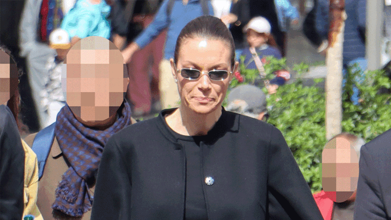 Βίκυ Καγιά: Με κομψή εμφάνιση στο κέντρο της Αθήνας – Φωτογραφίες