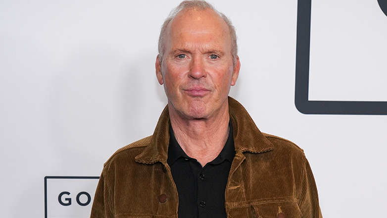 Ο Μάικλ Κίτον μαζί με τον Ρόμπερτ Ντε Νίρο στο θρίλερ «The Whisper Man»