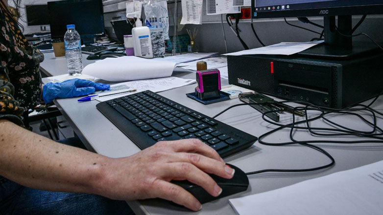 Αξιολόγηση του Δημοσίου από τους πολίτες με «Όσκαρ» και… «Χρυσό Βατόμουρο»