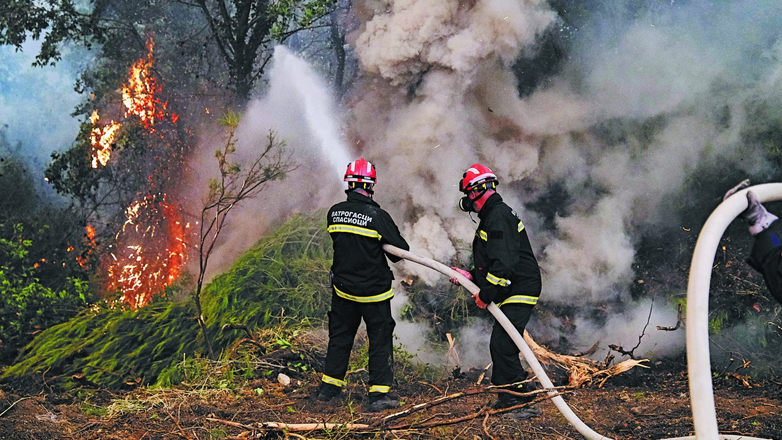 Υπό μερικό έλεγχο τέθηκε η πυρκαγιά που ξέσπασε στην Κεφαλληνία