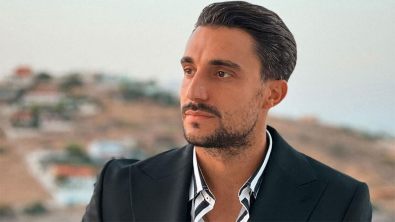 Σάκης Κατσούλης: Ο επιχειρηματίας αγόρασε σπίτι για να το κάνει airbnb – Το βίντεο μέσα από το νέο του διαμέρισμα