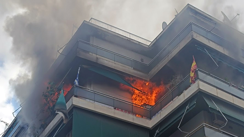 Φωτιά σε διαμέρισμα στη Μεσογείων