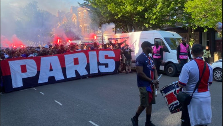 Παρί Σεν Ζερμέν: Δυναμική η παρουσία των φιλάθλων της στο Λονδίνο