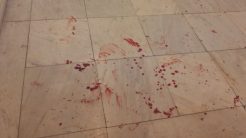 Άγρια επίθεση κουκουλοφόρων στη Νομική