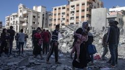 Παιδιά από τη Λωρίδα της Γάζας έφτασαν στο Ηνωμένο Βασίλειο για να λάβουν θεραπεία