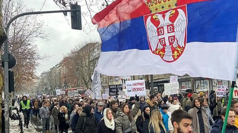 Διαδηλώσεις από φοιτητές και εργαζόμενους στη Σερβία