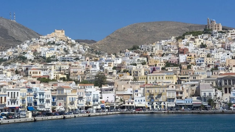 Η Σύρος στη λίστα με τα «κρυμμένα πετράδια» του 2025