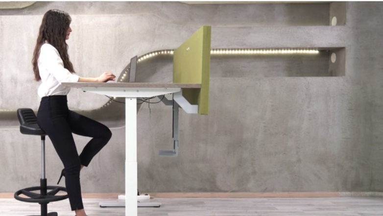 Το να κάθεστε πολύ ώρα κάθε μέρα μπορεί να οδηγήσει σε πόνο στον αυχένα