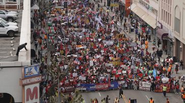 «Κύμα» οργής κατά του Τραμπ στους δρόμους των ΗΠΑ