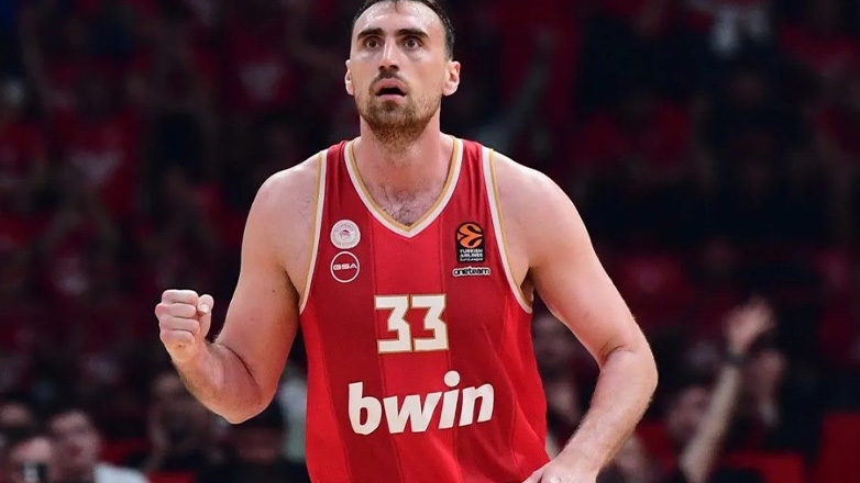 Τα δεδομένα για την παραμονή του Νίκολα Μιλουτίνοβ στον Ολυμπιακό