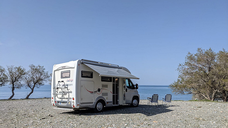 «Αγαπάμε την Ελλάδα αλλά μας αναγκάζετε να μην έλθουμε φέτος»