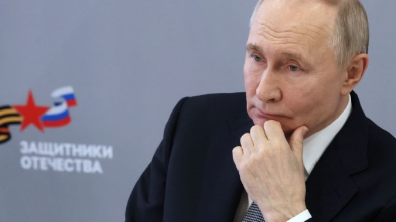 Πούτιν: «Μου έρχεται να χώσω μια μπουνιά σε μερικούς, αλλά κρατιέμαι…»