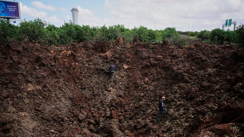 Τεράστιος κρατήρας στο Διεθνές Αεροδρόμιο του Τελ Αβίβ από τον πύραυλο των Χούθι