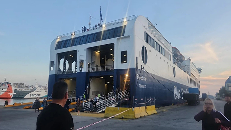 Απέπλευσε για Χίο και Μυτιλήνη το Blue Star I