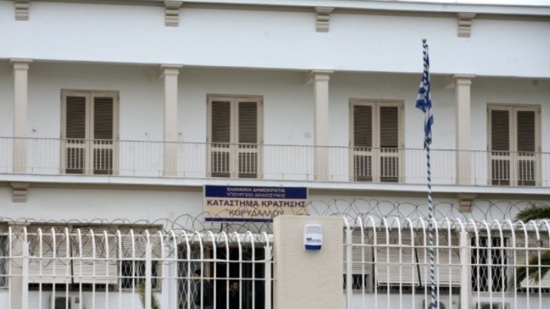 Απόπειρα εισαγωγής κινητών στις φυλακές Κορυδαλλού