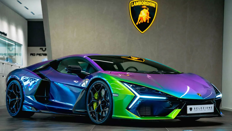 Τέτοιο χρώμα και σε τέτοιο αυτοκίνητο, δεν έχετε ξαναδεί