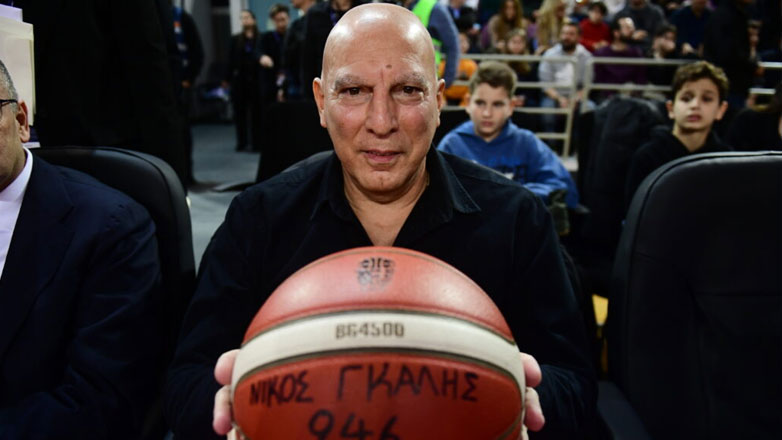 Νίκος Γκάλης: «Σαν σήμερα στις 6 Μαΐου 1980 στην Ελβετία κόντρα στη Σουηδία φόρεσα για πρώτη φορά τη γαλανόλευκη φανέλα»