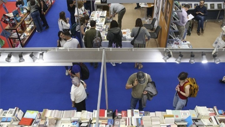 Μεταφραστές εναντίον ChatGPT: Άνθρωποι και μηχανές μεταφράζουν λογοτεχνία και ιδού το αποτέλεσμα