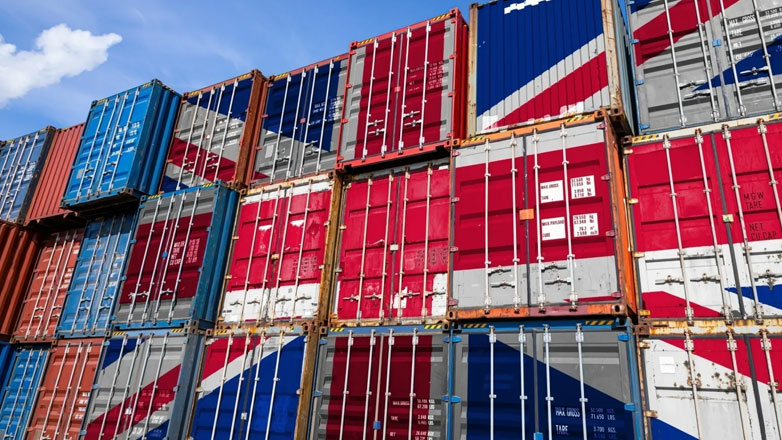 Τραμπ: Ανακοίνωσε μεγάλη εμπορική συμφωνία με τη Βρετανία