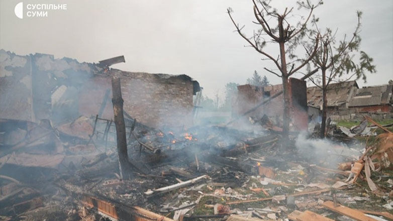 Η Ρωσία εκτόξευσε βόμβες στην περιοχή Σούμι λίγες ώρες μετά την έναρξη της τριήμερης εκεχειρίας
