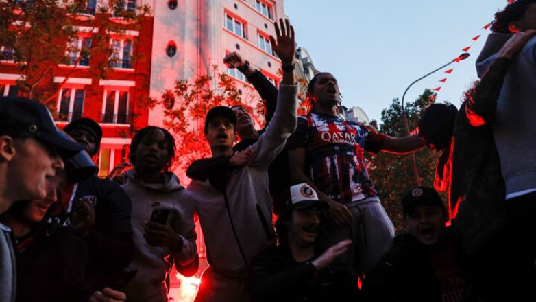 Παρίσι: Αυτοκίνητο έπεσε σε πλήθος φιλάθλων