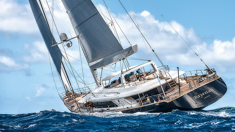 Ιταλία: Δύτης σκοτώθηκε κατά τις εργασίες ανέλκυσης του γιοτ του μεγιστάνα Μάικ Λιντς