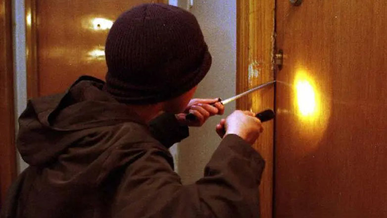 Ηράκλειο: Διαρρήκτης ετών… 65 έκλεβε από δωμάτια ξενοδοχείων