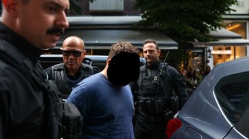 Ποινική δίωξη για ανθρωποκτονία από πρόθεση στον 21χρονο που σκότωσε τη μητέρα του