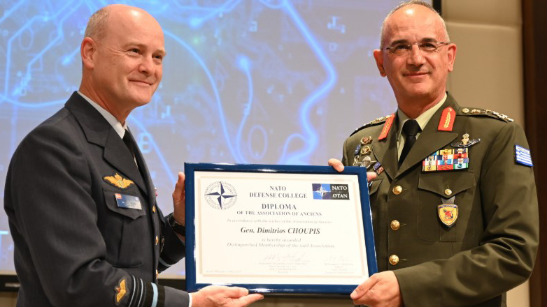 Απονομή του βραβείου «Distinguished Ancien» στον Αρχηγό ΓΕΕΘΑ