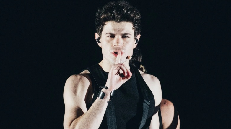Eurovision 2025 – Α’ Ημιτελικός: Ο Κύπριος Theo Evan ζωντάνεψε τον «Άνθρωπο του Βιτρούβιου» στη σκηνή σε ένα εκρηκτικό σόου