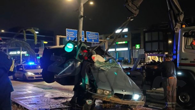 Υπέκυψε στα τραύματά του ο ένας από τους δύο νεαρούς που ενεπλάκησαν σε τροχαίο τα ξημερώματα στην παραλιακή