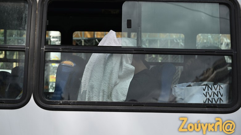 Στην Ευελπίδων οι συλληφθέντες για την επίθεση στη Νομική