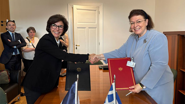 Μνημόνιο πολιτιστικής συνεργασίας Ελλάδας-Γαλλίας υπέγραψε στις Βρυξέλλες η Λίνα Μενδώνη