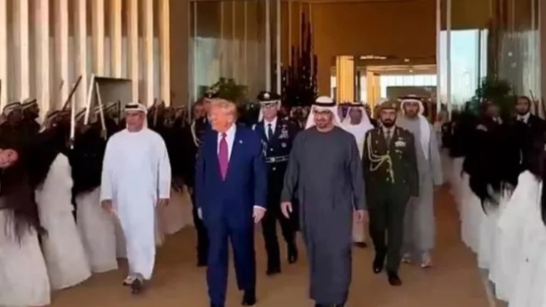 Εντυπωσιακή υποδοχή του Τραμπ από τις γυναίκες στα Εμιράτα