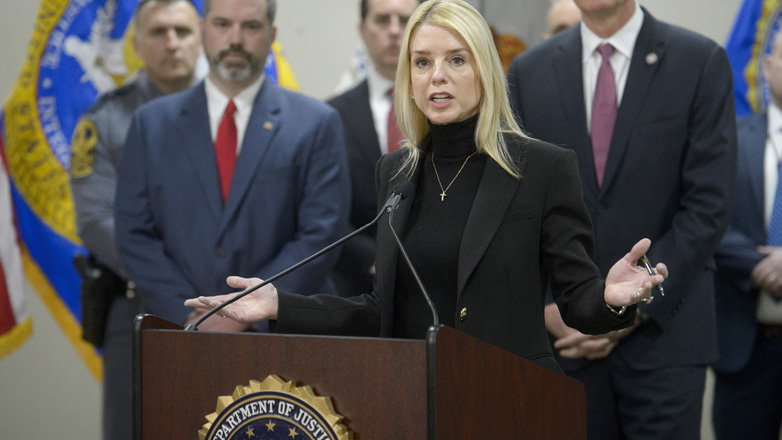 Παμ Μπόντι: «Ασυγχώρητη» η επίθεση εναντίον κλινικής στην Καλιφόρνια