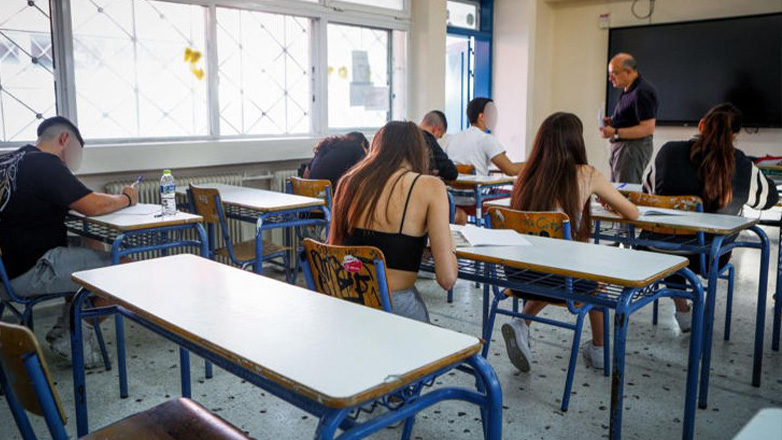 Πρεμιέρα για προαγωγικές και απολυτήριες εξετάσεις στα Λύκεια