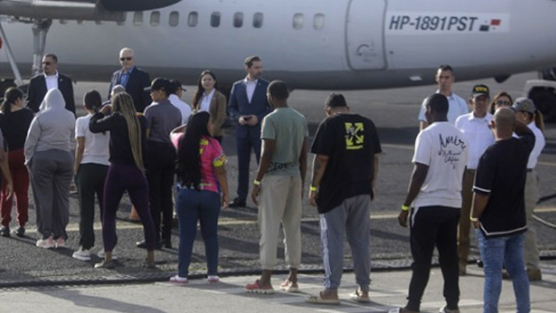 ΗΠΑ: Επαναπατρίστηκε ομάδα μεταναστών που συμφώνησε να εγκαταλείψει τη χώρα οικειοθελώς