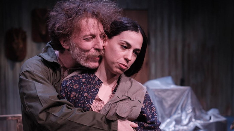 «Στην παλιά εθνική»: Τελευταίες παραστάσεις στο Θέατρο του Νέου Κόσμου