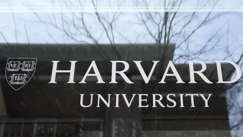 Δικαστήριο μπλοκάρει την απόφαση Τραμπ για απαγόρευση εγγραφής ξένων φοιτητών στο Χάρβαρντ