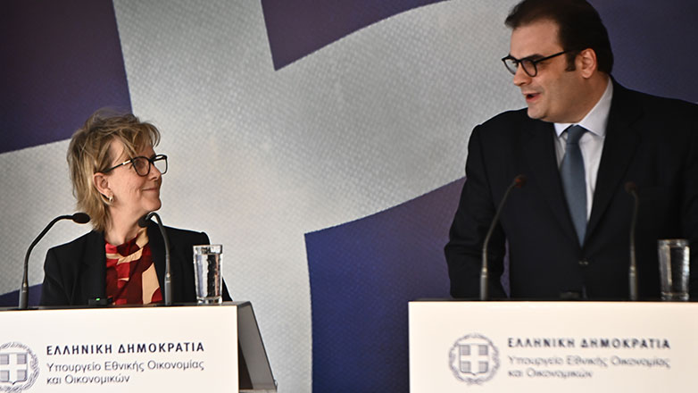 Συνάντηση Πιερρακάκη με την επίτροπο Χρηματοοικονομικών Υπηρεσιών