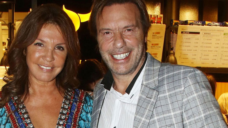 Στράτος Τζώρτζογλου: Στο πλευρό της κουμπάρας του, Βάνας Μπάρμπα στο νοσοκομείο – «Φοβήθηκε περισσότερο για το παιδί της»