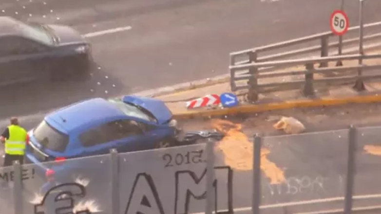 Τροχαίο στον Κηφισό με όχημα που κτύπησε στις προστατευτικές μπάρες